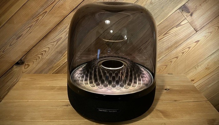مقایسه اسپیکر هارمن کاردن Aura Studio 4 با JBL PartyBox Encore